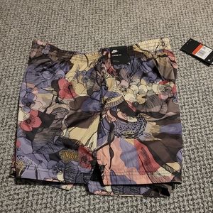 NWT Nike Loose Fit Polyester Shorts Floral Large